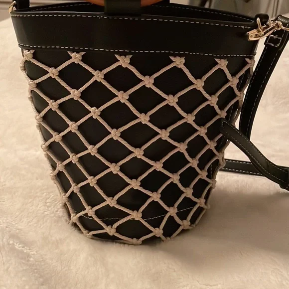 INC International Concepts Fisherman Bucket Bag - Picture 3 of 8